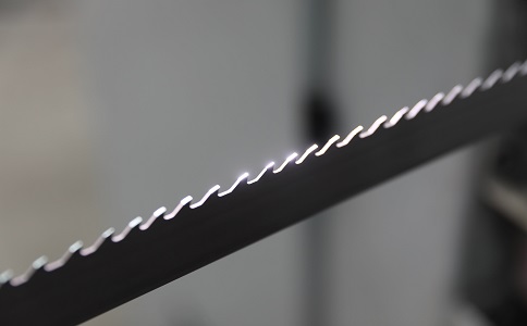 阳江双金属带锯条产生切削噪音的原因具体有哪些？